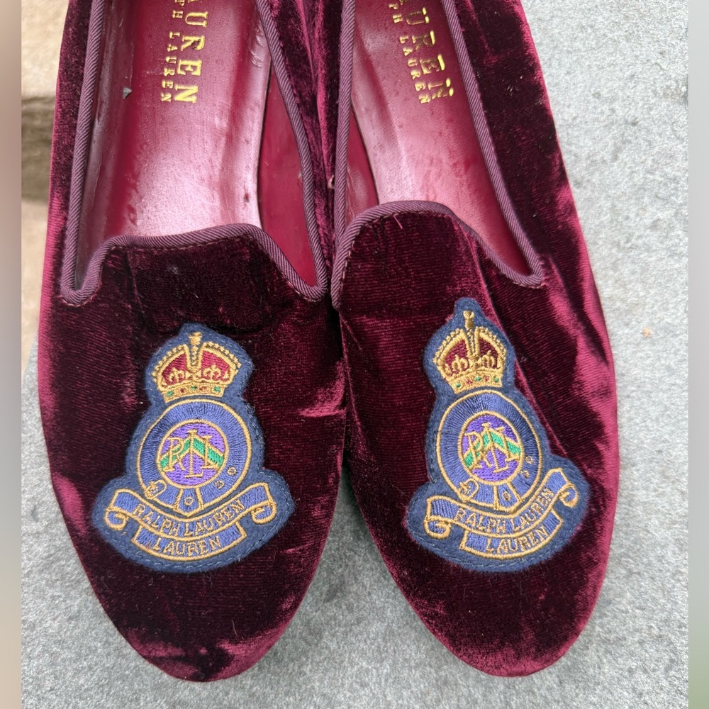 Stunning burgundy Ralph Lauren Velvet Crest Loafers - Picture 2 of 5